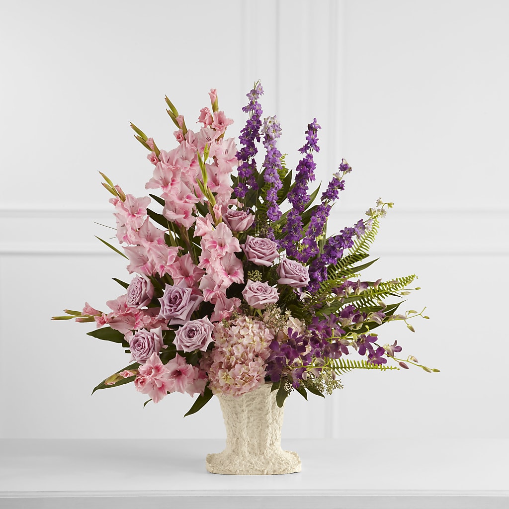 Flowing Garden Arrangement – Party Evolution Llc, Tampa FL