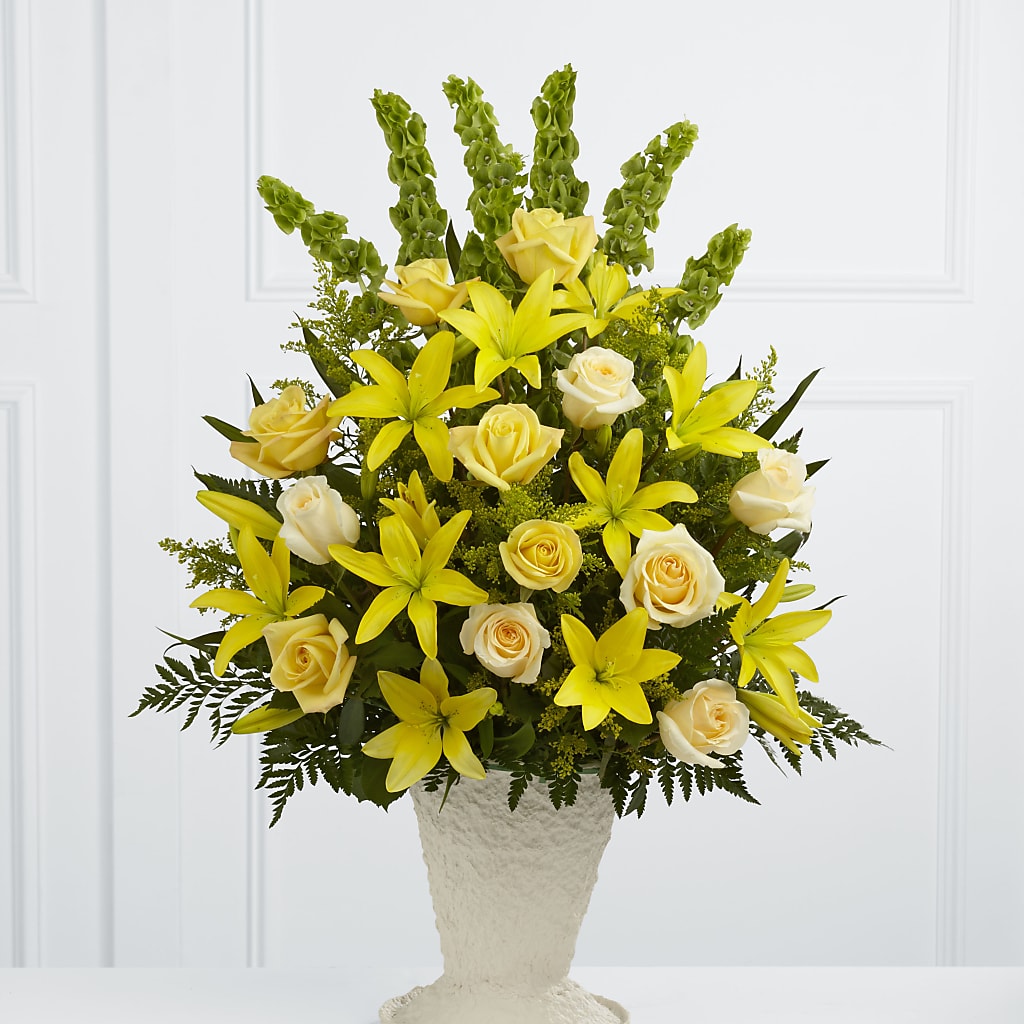 Golden Memories Arrangement – Party Evolution Llc, Tampa FL