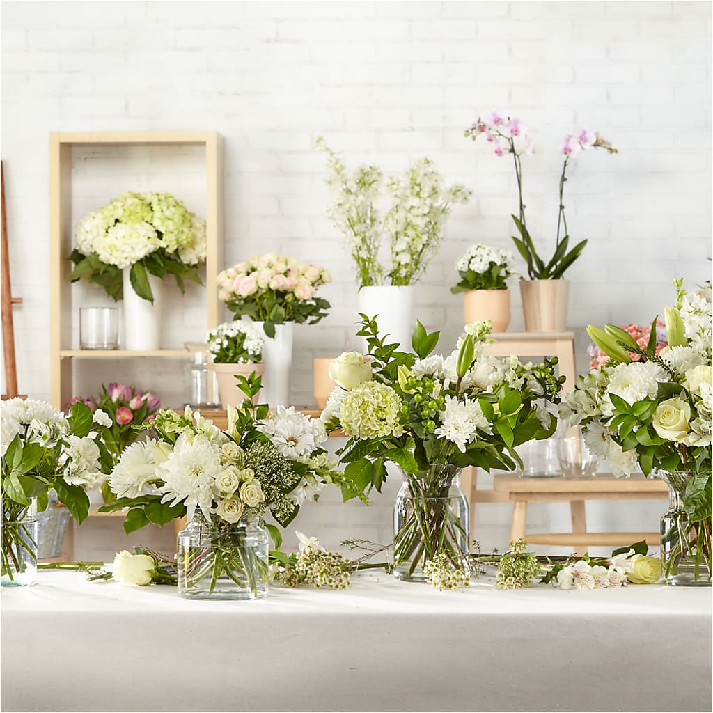 Classic Ivory – A Florist Original – Party Evolution Llc, Tampa FL