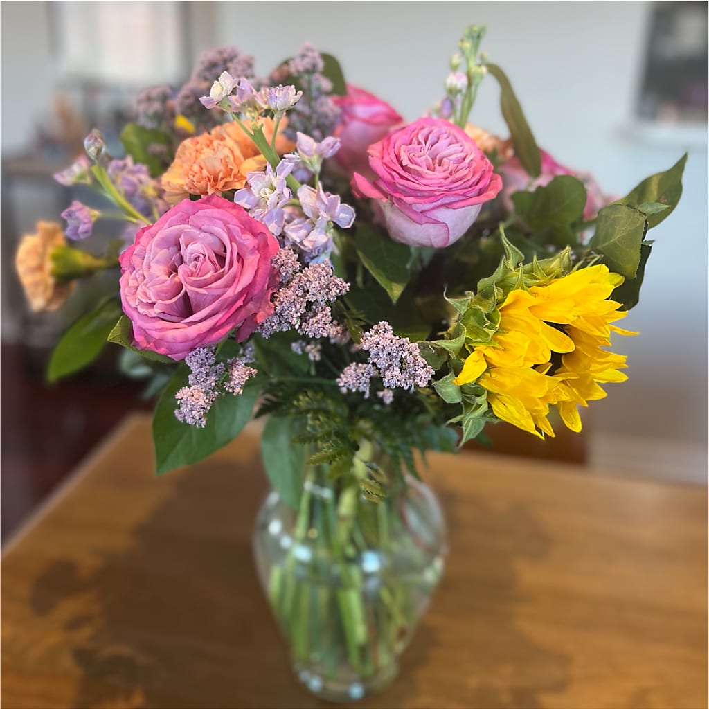 Yellow Brick Road Bouquet – Party Evolution Llc, Tampa FL
