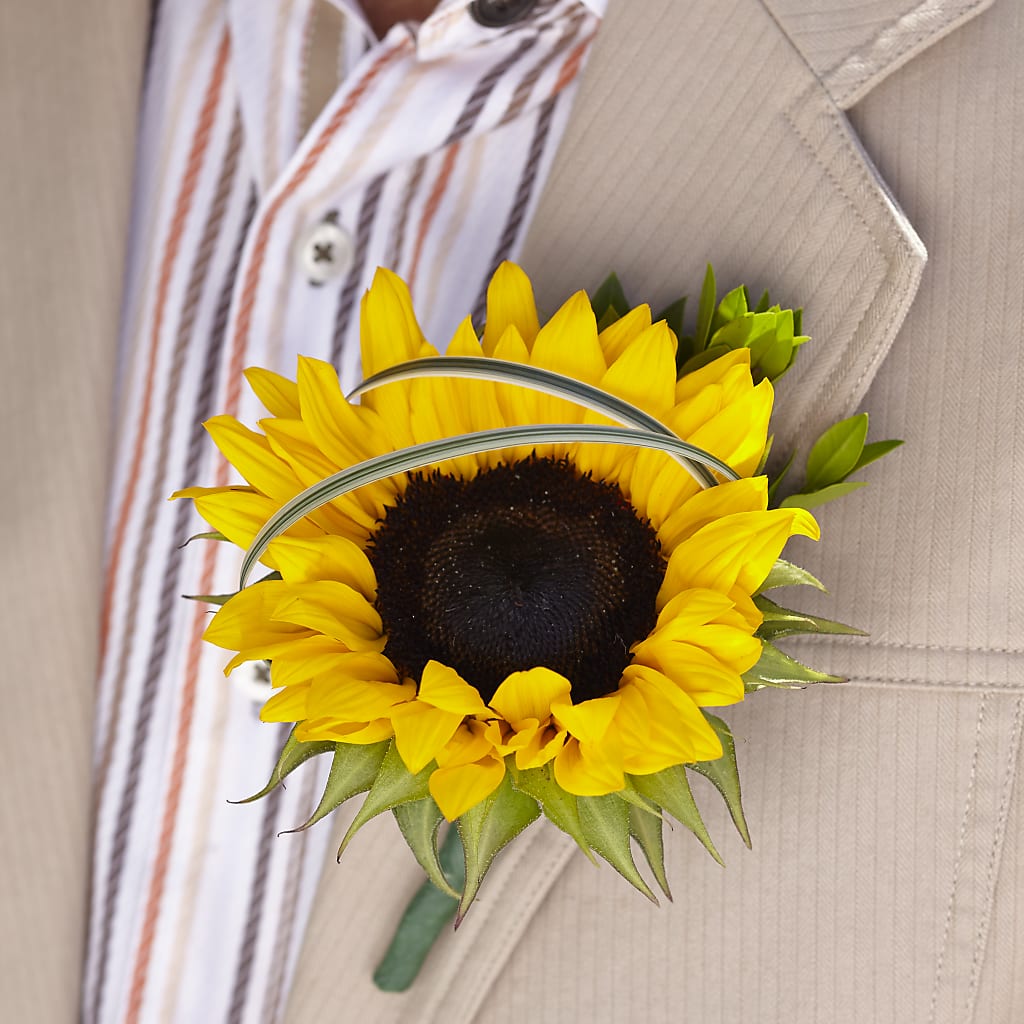 Free Spirit Boutonniere – Party Evolution Llc, Tampa FL