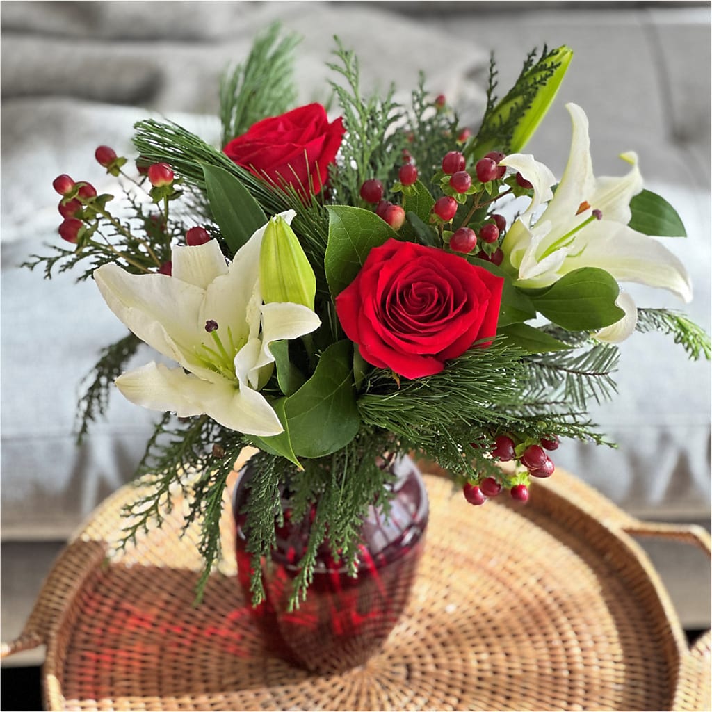 Evergreen Delight Bouquet –  Party Evolution Llc, Tampa FL