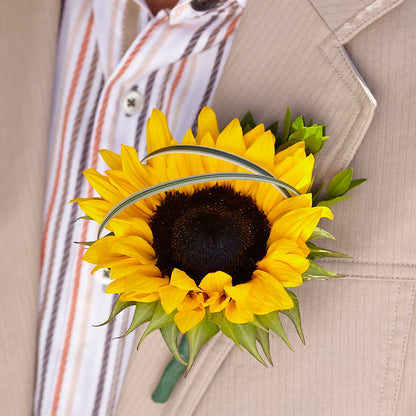 Free Spirit Boutonniere –  Party Evolution Llc, Tampa FL